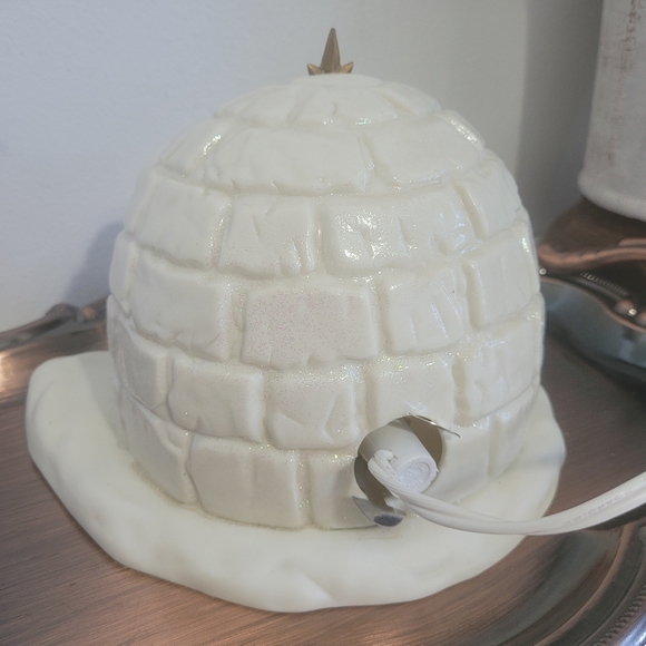 Jade Porcelain Nativity Christmas Creche Night Light Igloo Mary Joseph and Jesus - Picture 5 of 6